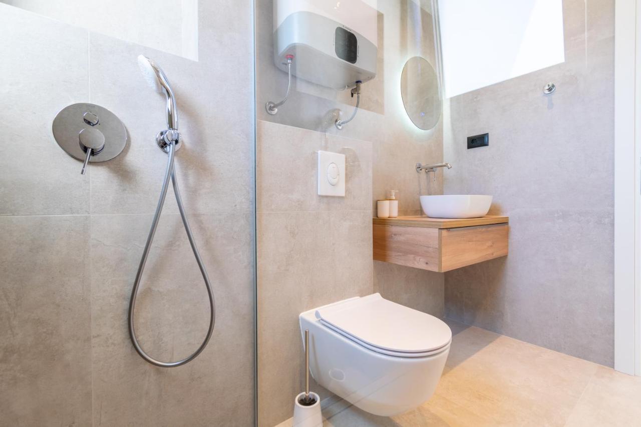 Apartmani Pino 1 Baška Voda エクステリア 写真