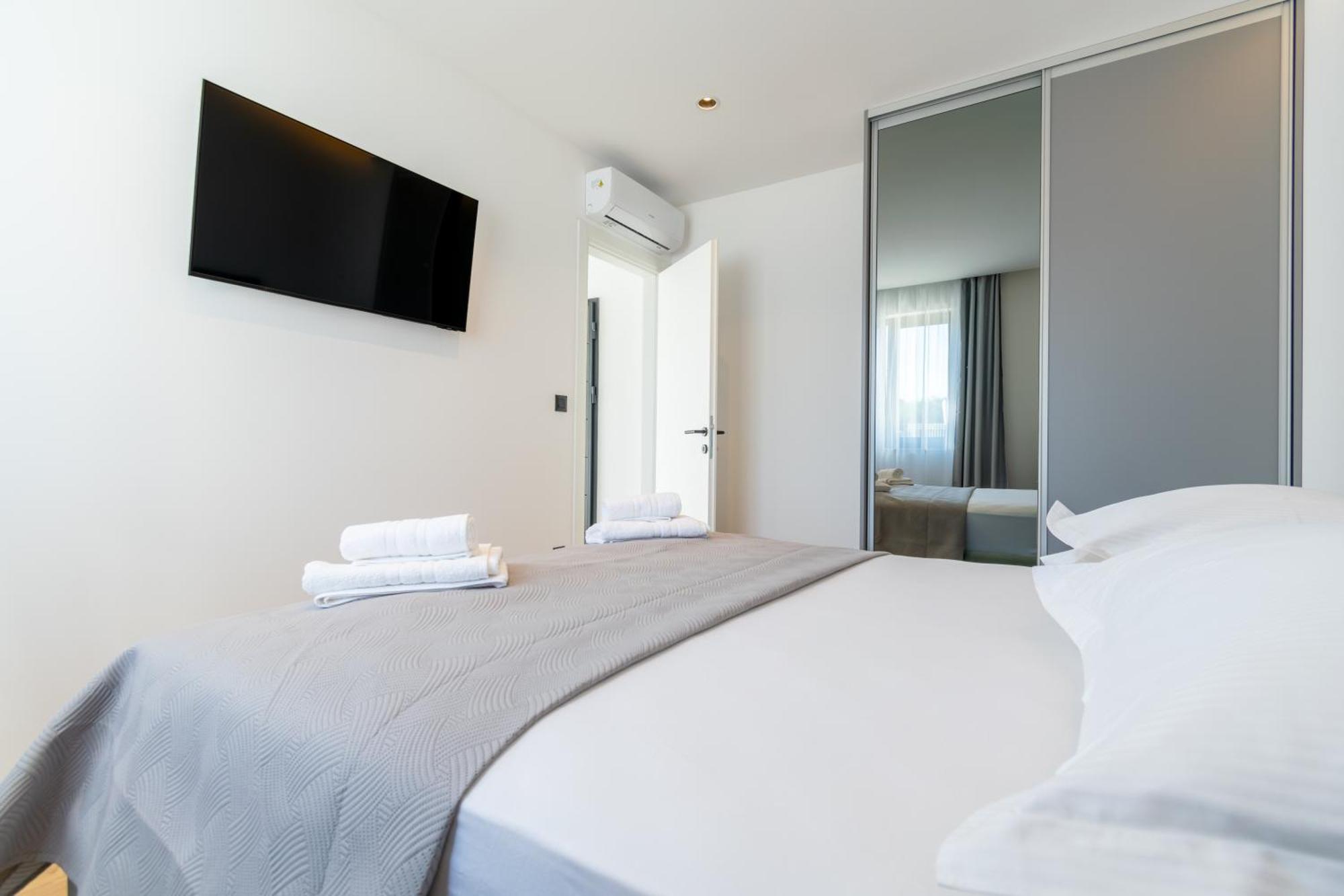Apartmani Pino 1 Baška Voda エクステリア 写真