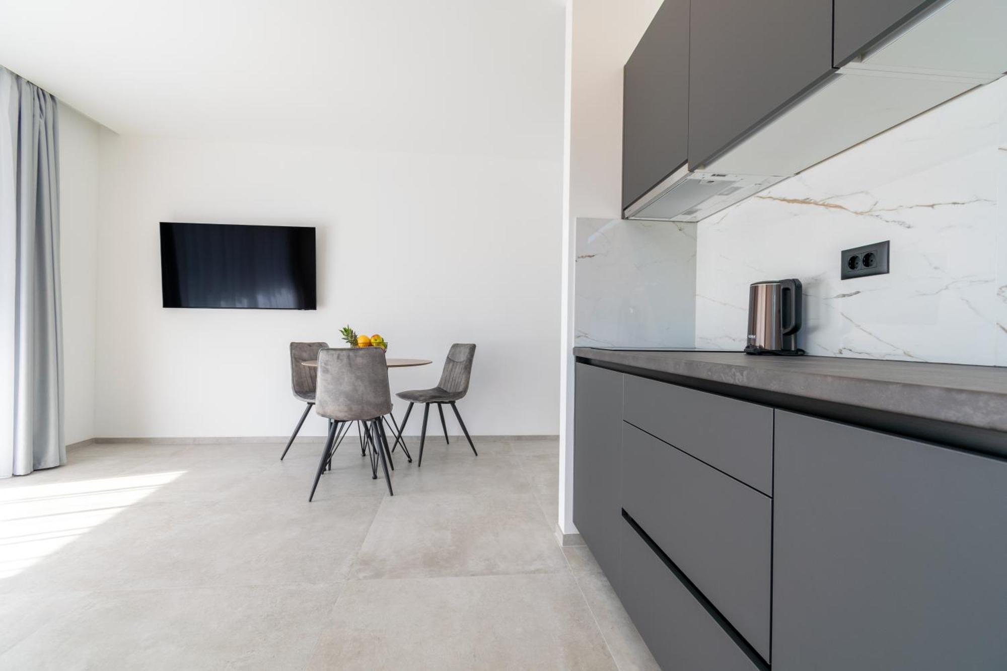 Apartmani Pino 1 Baška Voda エクステリア 写真
